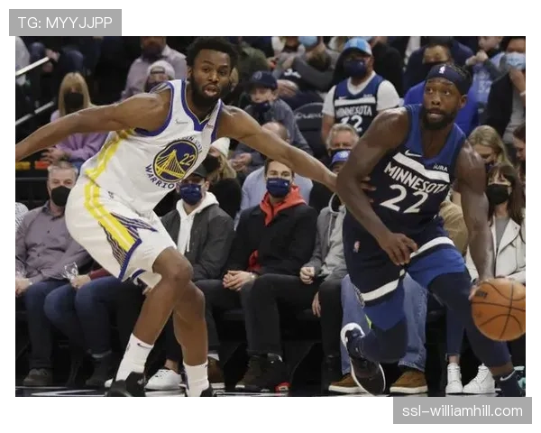 里夫斯摊手吃技术犯规 情绪表达与裁判容忍度博弈