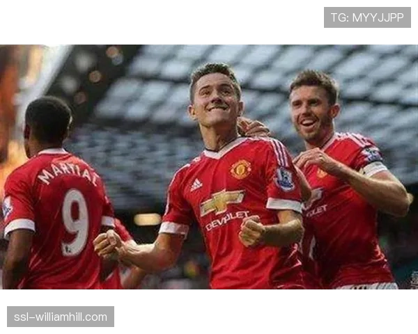 曼联中场小将思韦茨首次入选一线队名单 防线危机促年轻化